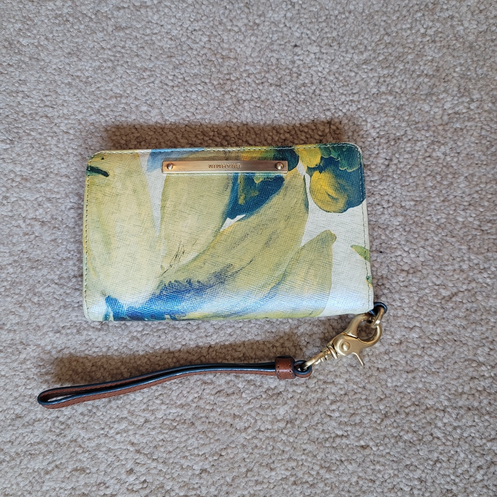 EXCELLENT CONDITION BRAHMIN DEBRA WALLET/WRISTLET IN COLOR FIGI